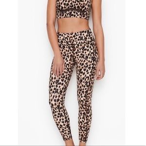 Victorias Secret Leopard Leggings Size 4